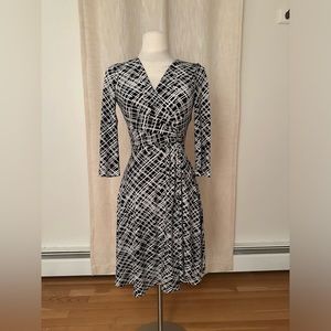 White House Black Market Black and White Dress  👗 🤍🌟